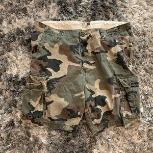Broken-In Cargo Shorts Old Navy Military Camouflage Bermuda Shorts Men's Size 40